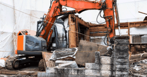 空き家を放置すると行政代執行の対象に！回避するための流れと費用